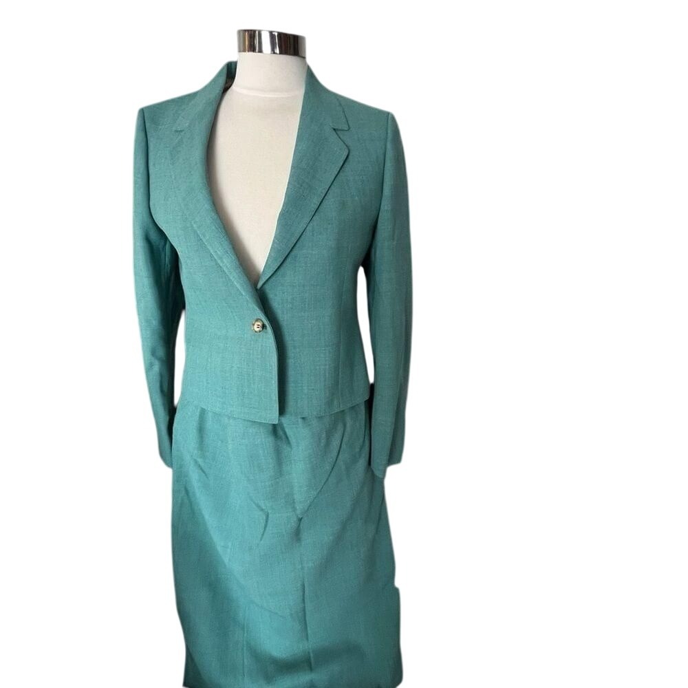 Jackie-O Suit